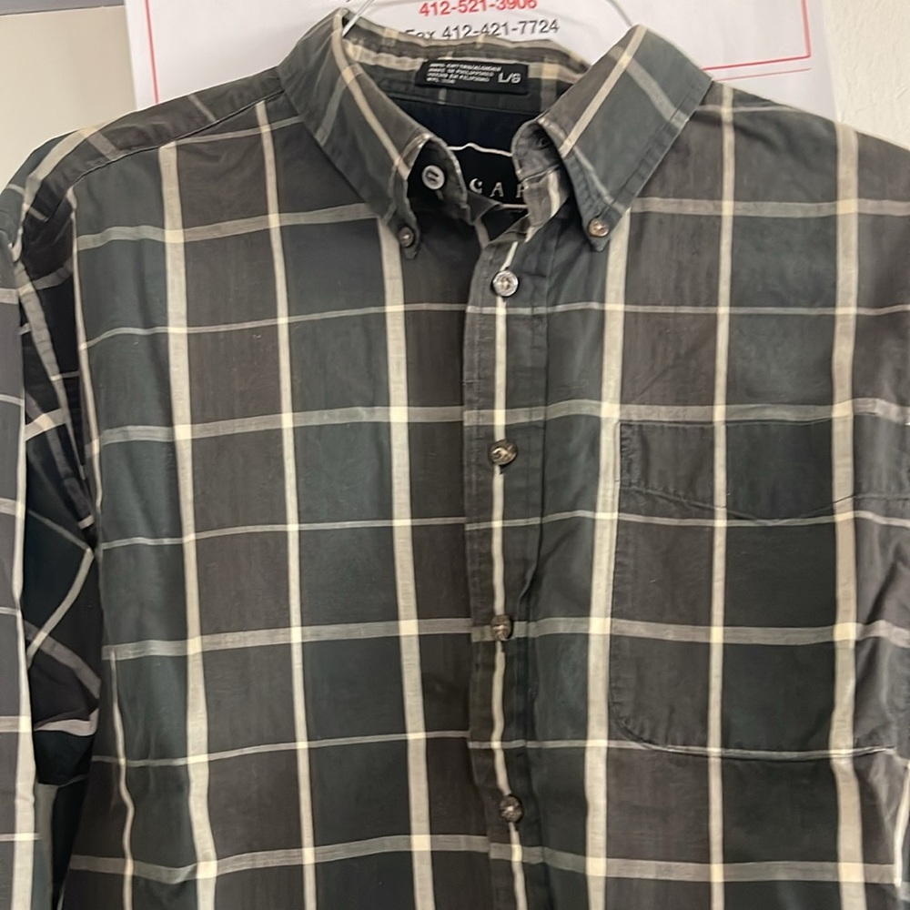 HAGGAR CLOTHING CO….size L/G… men’s button down cotton shirt